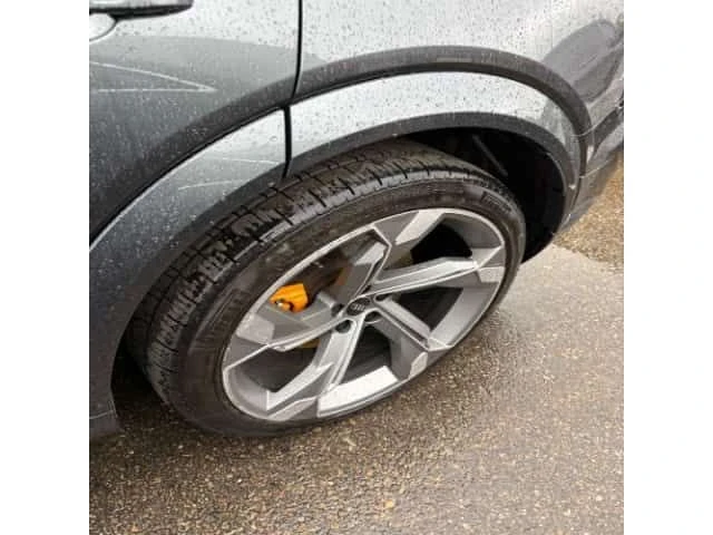 Audi E-Tron * S * CARFAX * БЕЗ ПЪРВОНАЧАЛНА ВНОСКА, снимка 3 - Автомобили и джипове - 54886956