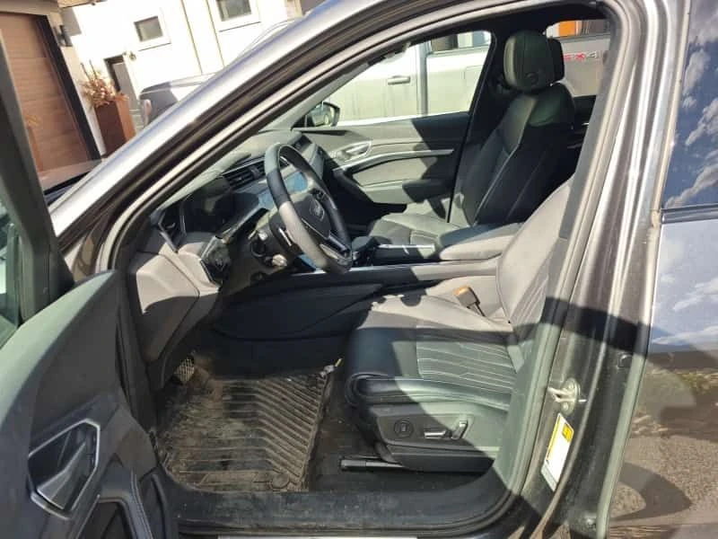 Audi E-Tron * S * CARFAX * БЕЗ ПЪРВОНАЧАЛНА ВНОСКА, снимка 6 - Автомобили и джипове - 54886956