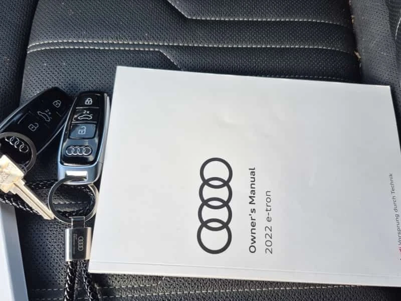 Audi E-Tron * S * CARFAX * БЕЗ ПЪРВОНАЧАЛНА ВНОСКА, снимка 13 - Автомобили и джипове - 54886956