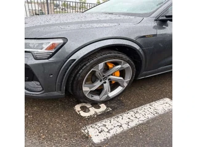 Audi E-Tron * S * CARFAX * БЕЗ ПЪРВОНАЧАЛНА ВНОСКА, снимка 12 - Автомобили и джипове - 54886956