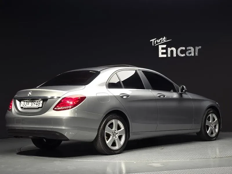 Mercedes-Benz C 200, снимка 2 - Автомобили и джипове - 55015252
