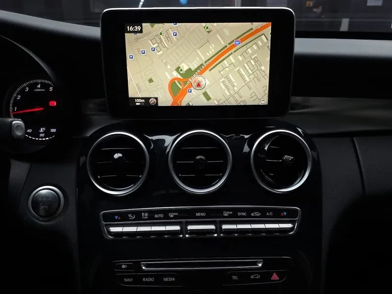 Mercedes-Benz C 200, снимка 15 - Автомобили и джипове - 55015252