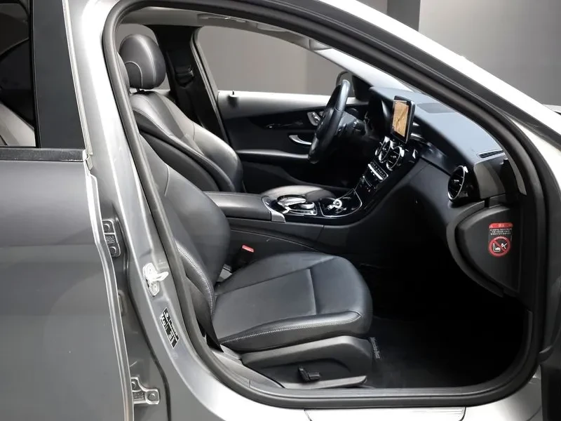 Mercedes-Benz C 200, снимка 12 - Автомобили и джипове - 55015252