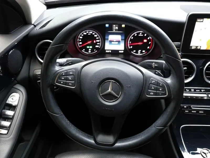 Mercedes-Benz C 200, снимка 13 - Автомобили и джипове - 55015252