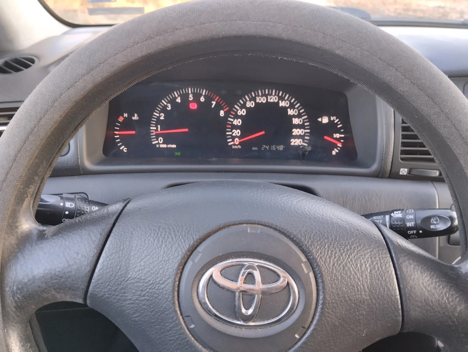 Toyota Corolla 1.4 i - изображение 8