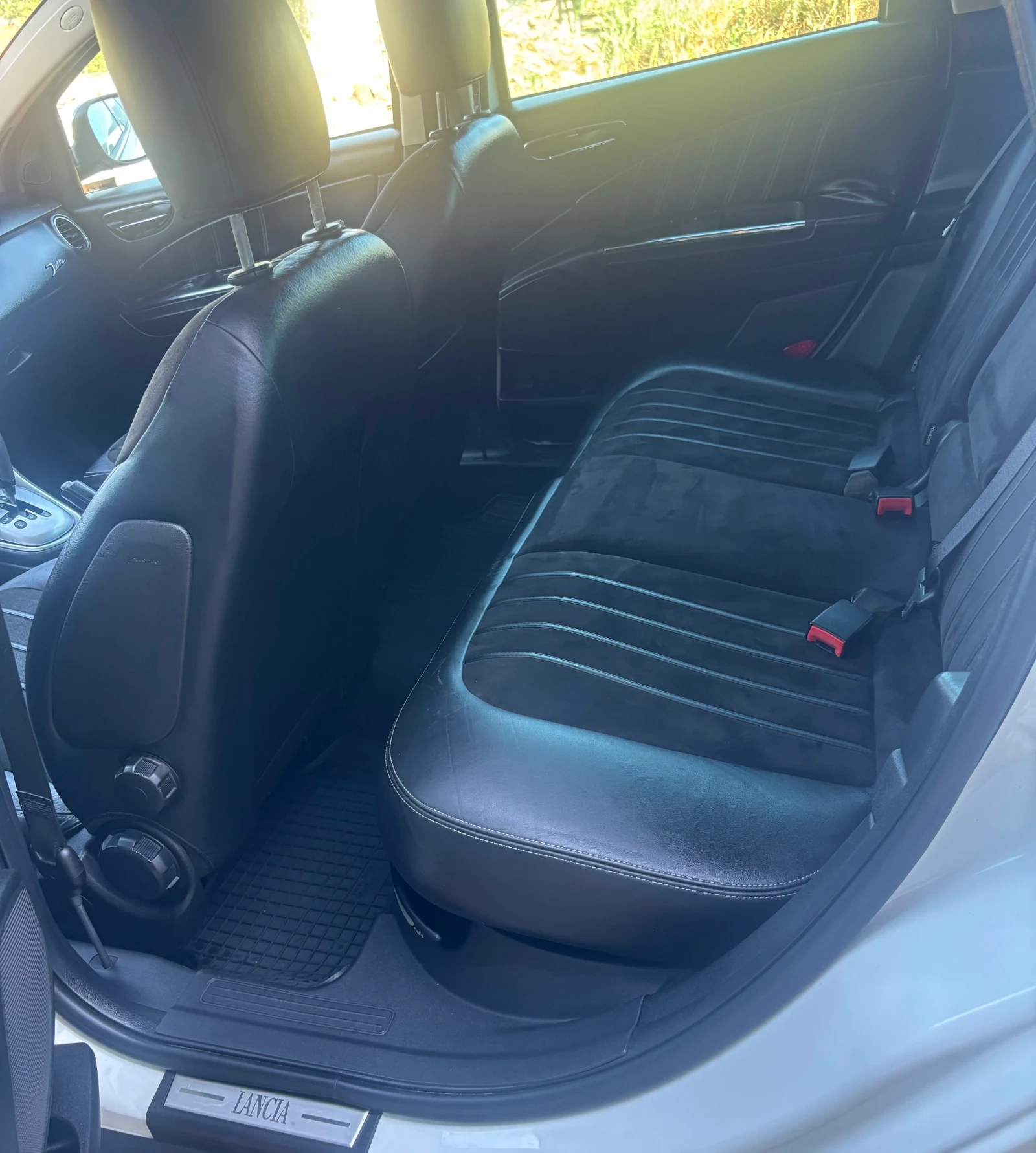 Lancia Delta 1.6 M-jet - изображение 10