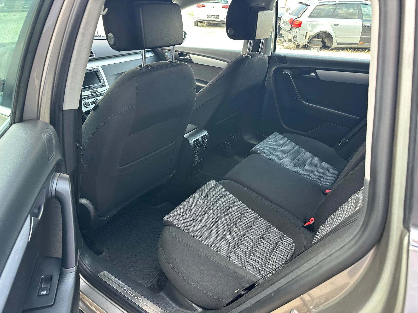 VW Alltrack 2.0/170кс 4х4 Нави Камера - изображение 10