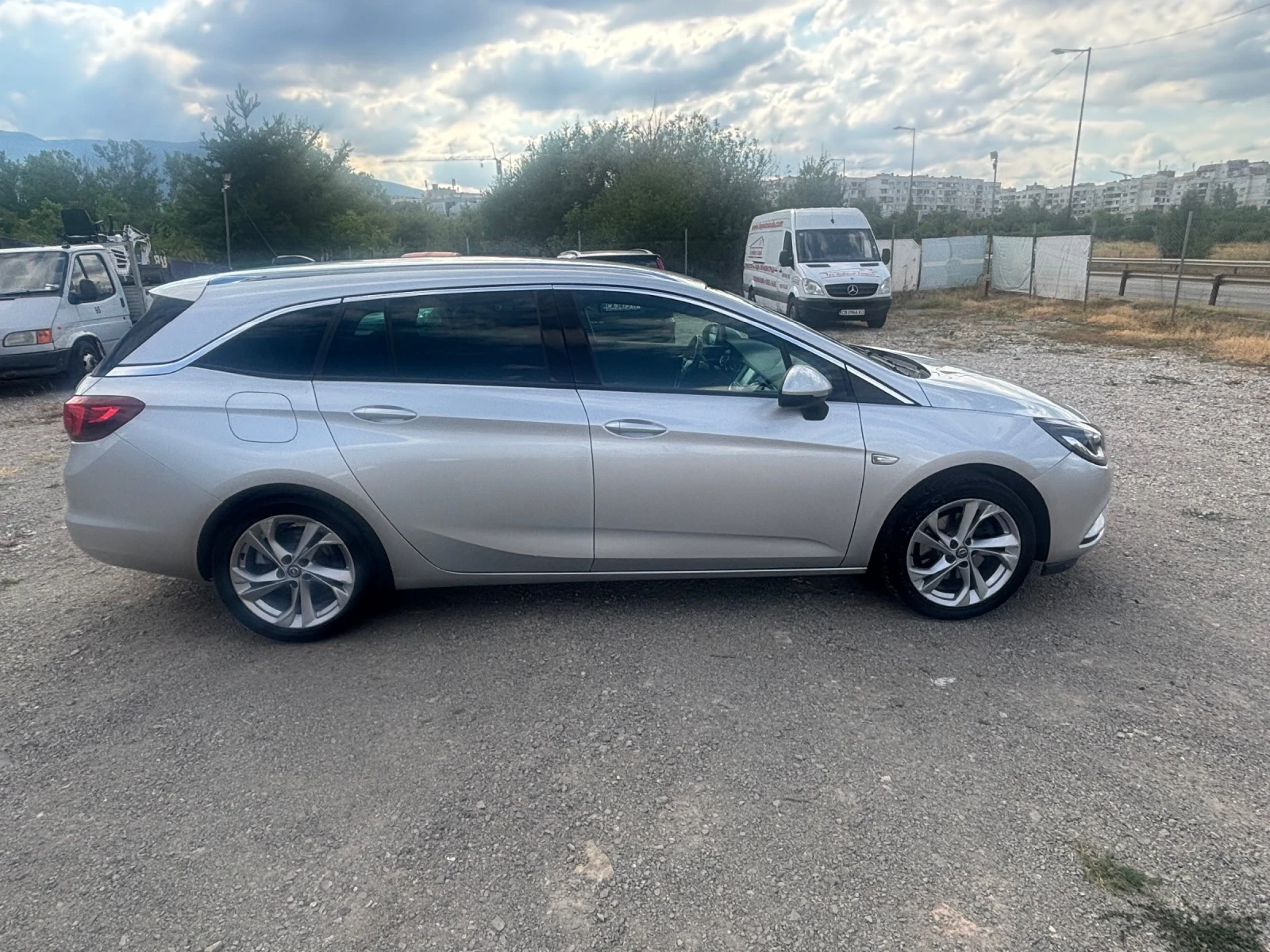 Opel Astra 1.6D Sports-Tourer - изображение 8