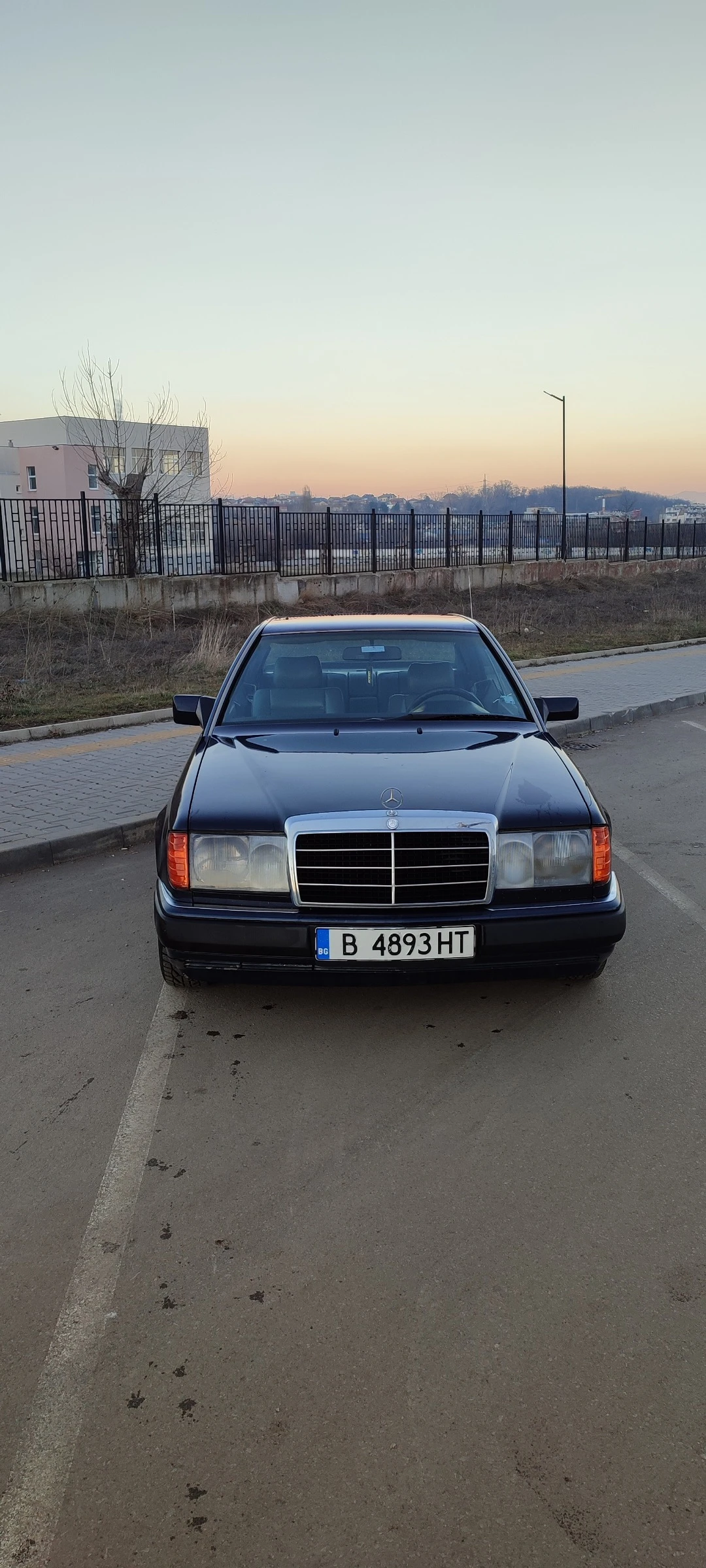 Mercedes-Benz 124 230 CE, снимка 17 - Автомобили и джипове - 54178594