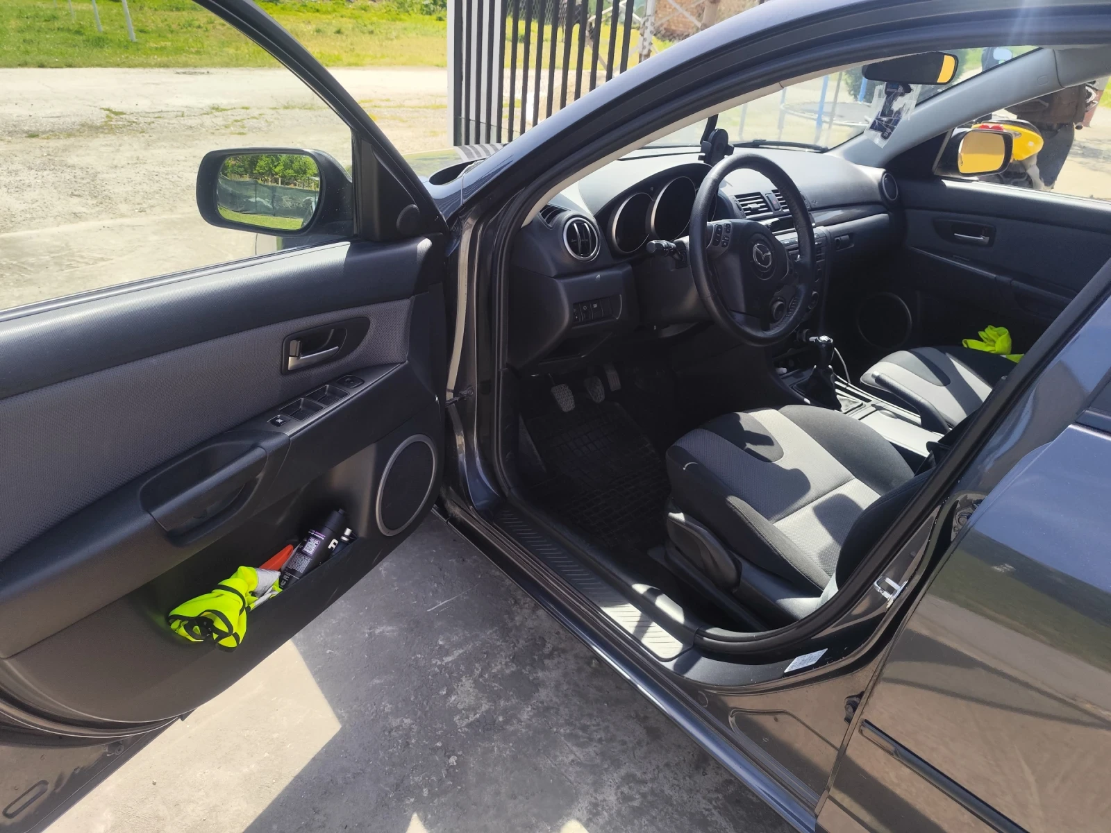 Mazda 3 1.6 Diesel , снимка 4 - Автомобили и джипове - 54383009