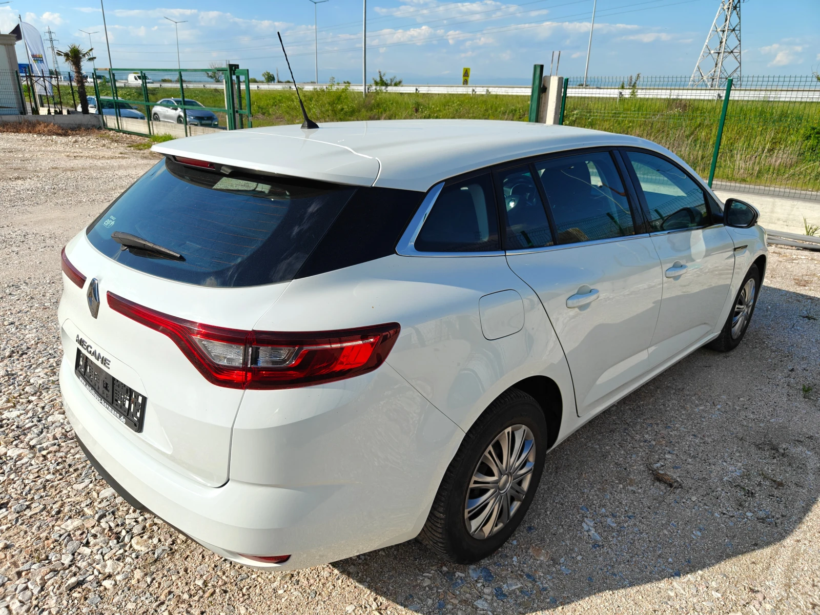 Renault Megane 4, снимка 3 - Автомобили и джипове - 54865368