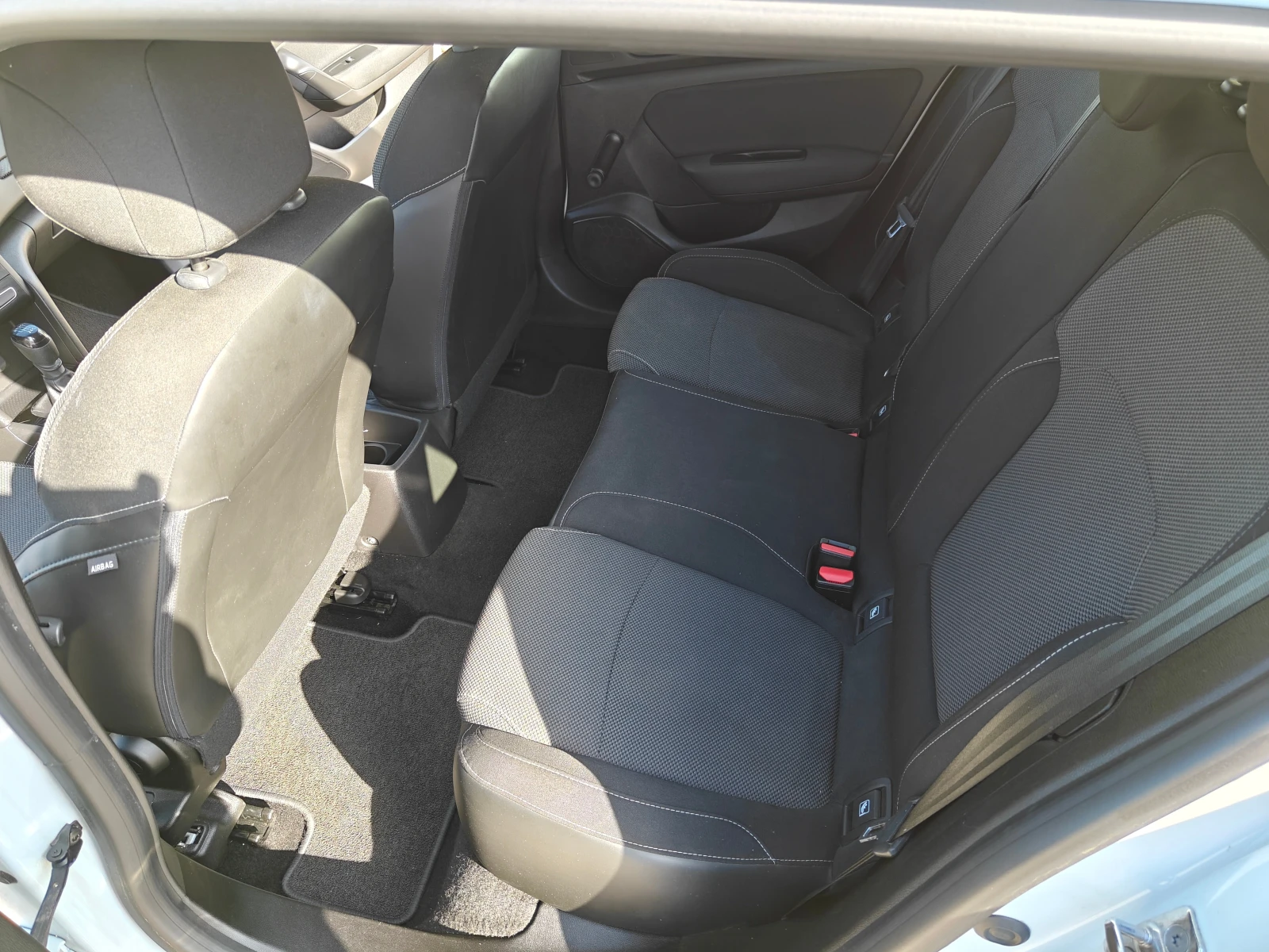 Renault Megane 4, снимка 8 - Автомобили и джипове - 54865368