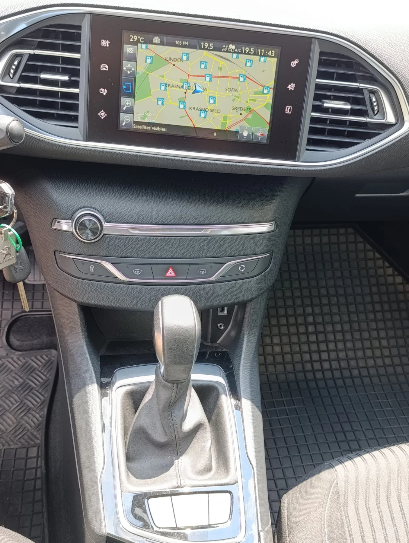 Peugeot 308 1.2i SW Automatic , снимка 14 - Автомобили и джипове - 54956071