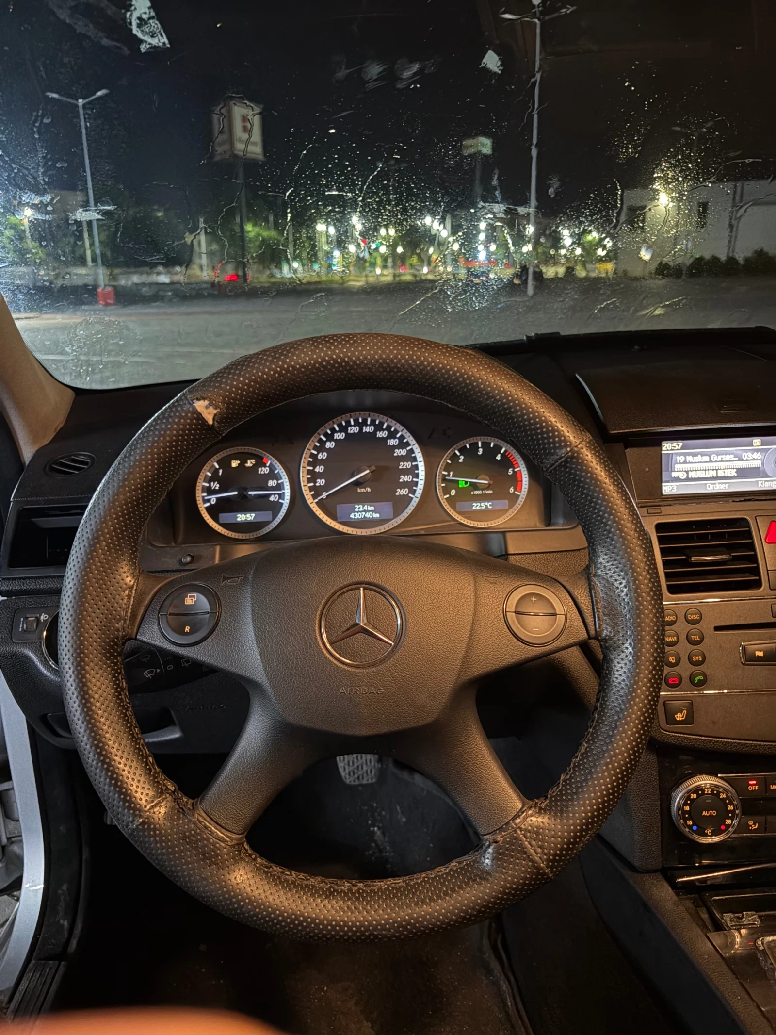 Mercedes-Benz C 200, снимка 6 - Автомобили и джипове - 55040490