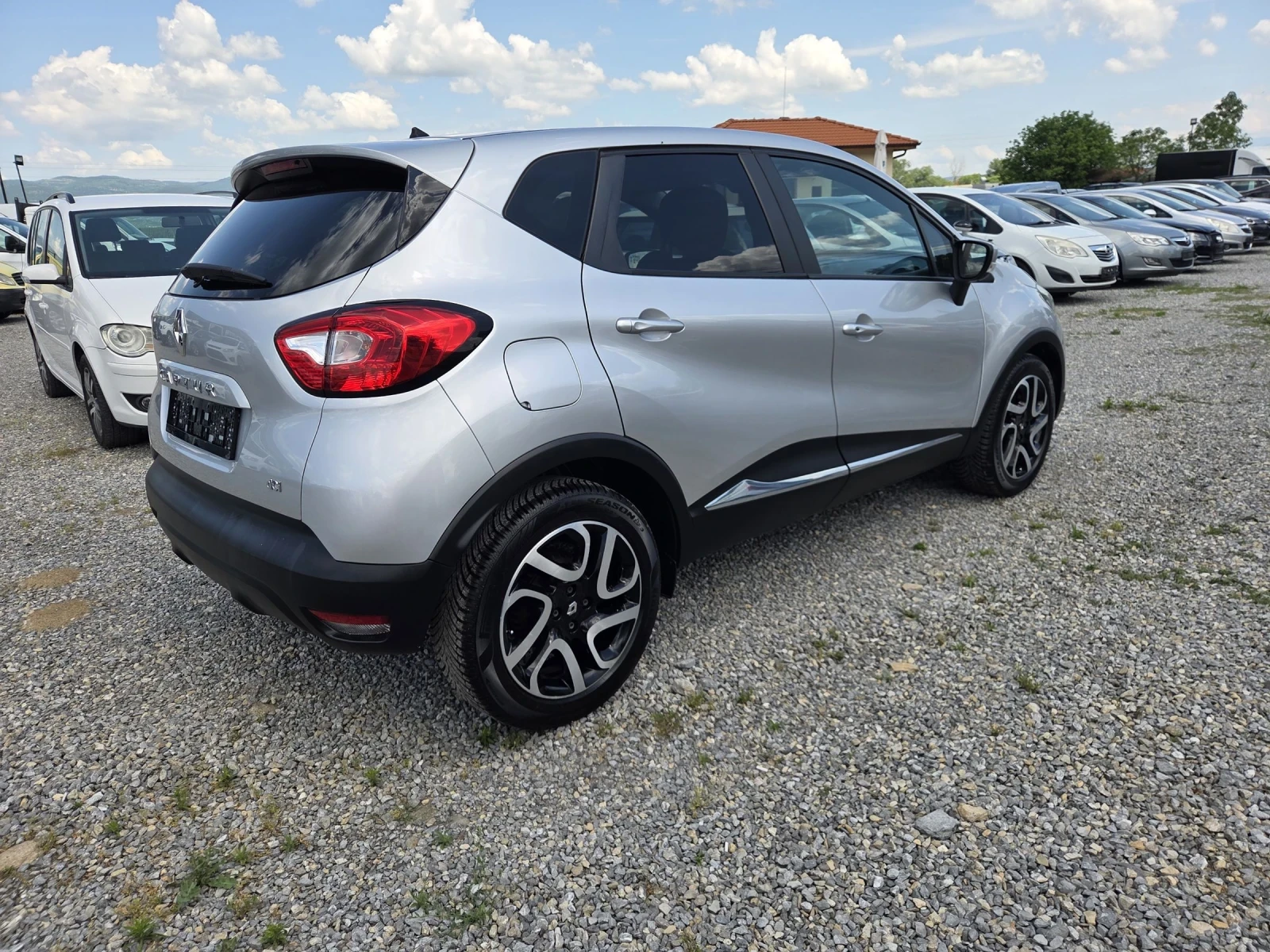 Renault Captur 1.5 dci, снимка 5 - Автомобили и джипове - 55101909