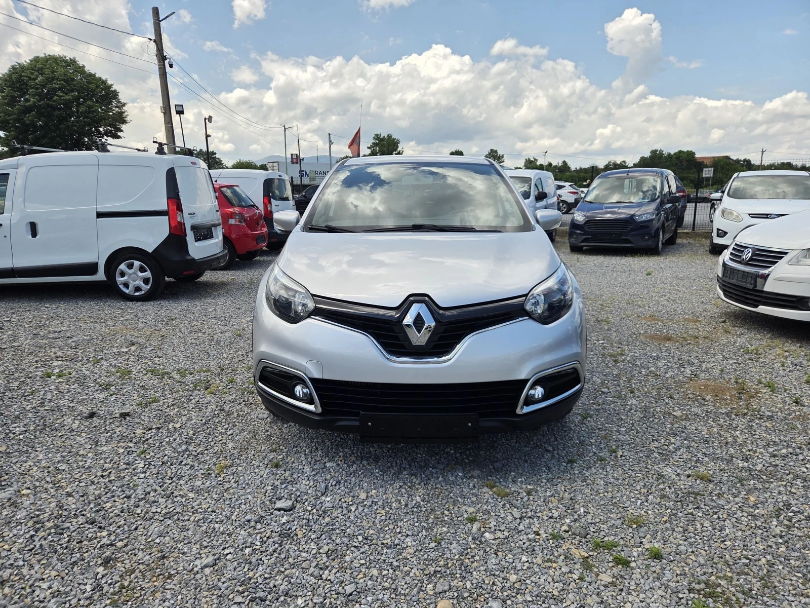 Renault Captur 1.5 dci, снимка 3 - Автомобили и джипове - 55101909