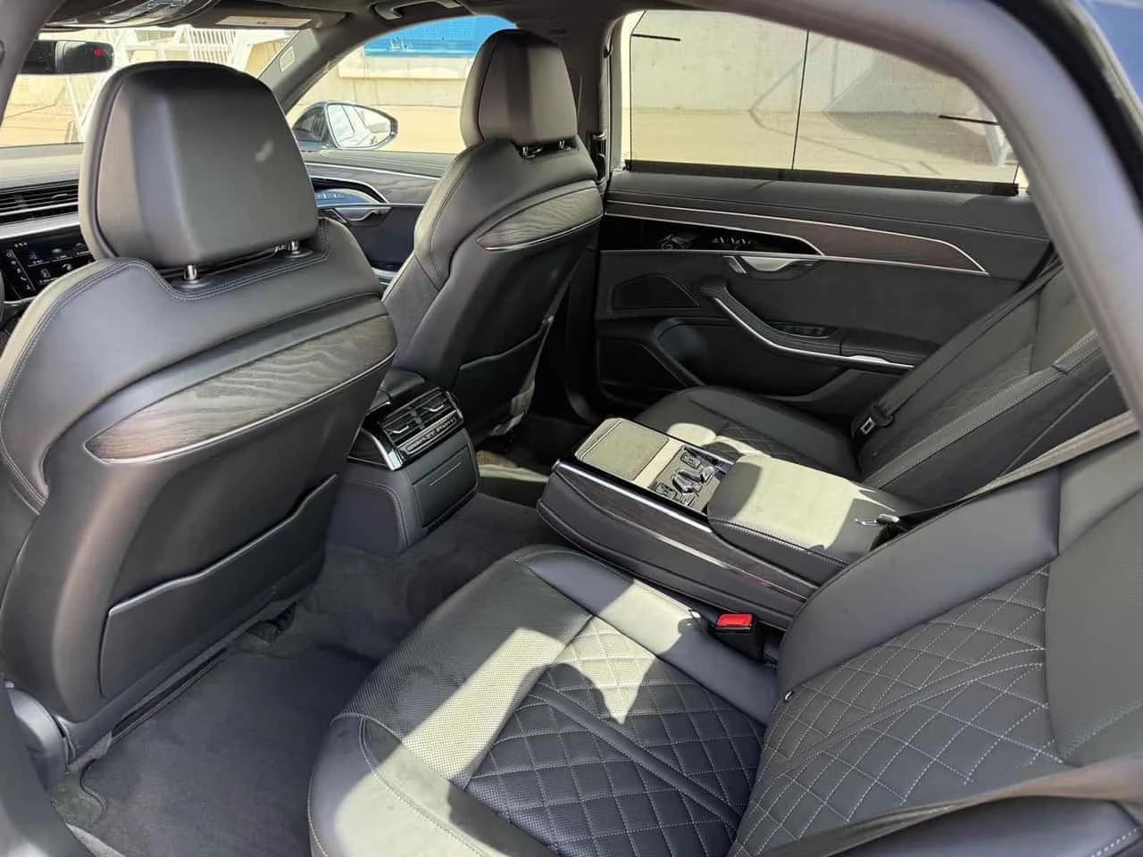 Audi A8 55TFSI LONG CARFAX, снимка 10 - Автомобили и джипове - 56242640
