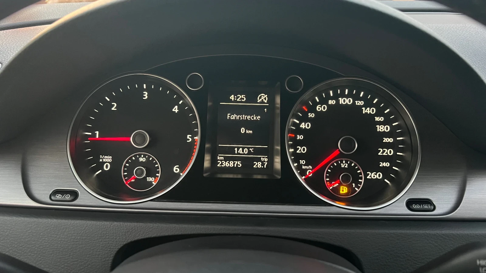VW Passat 2.0 140 Безупречен, снимка 9 - Автомобили и джипове - 56261454