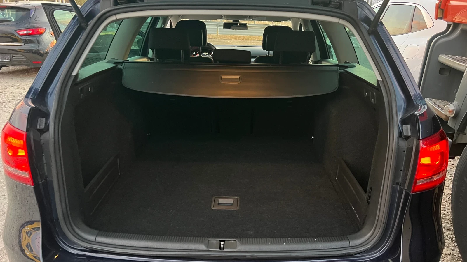 VW Passat 2.0 140 Безупречен, снимка 14 - Автомобили и джипове - 56261454