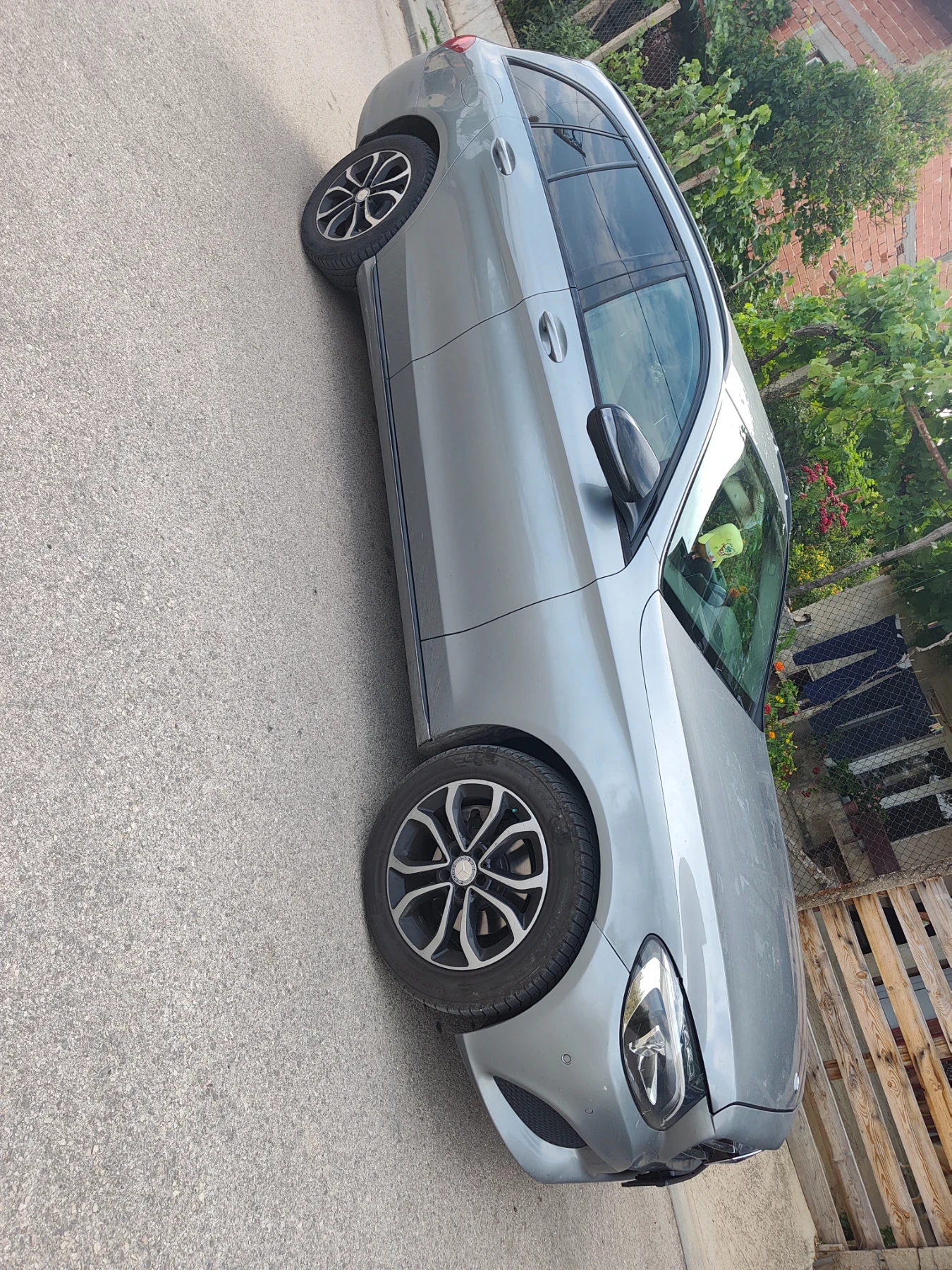 Mercedes-Benz C 220, снимка 4 - Автомобили и джипове - 56521064