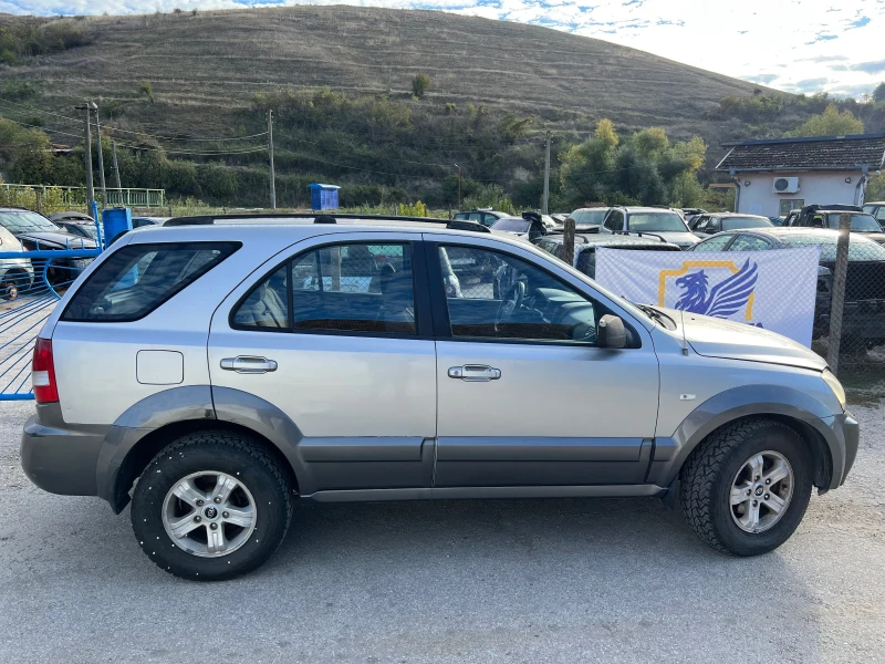 Kia Sorento 2.5 140 кс автоматик , снимка 4 - Автомобили и джипове - 47671307