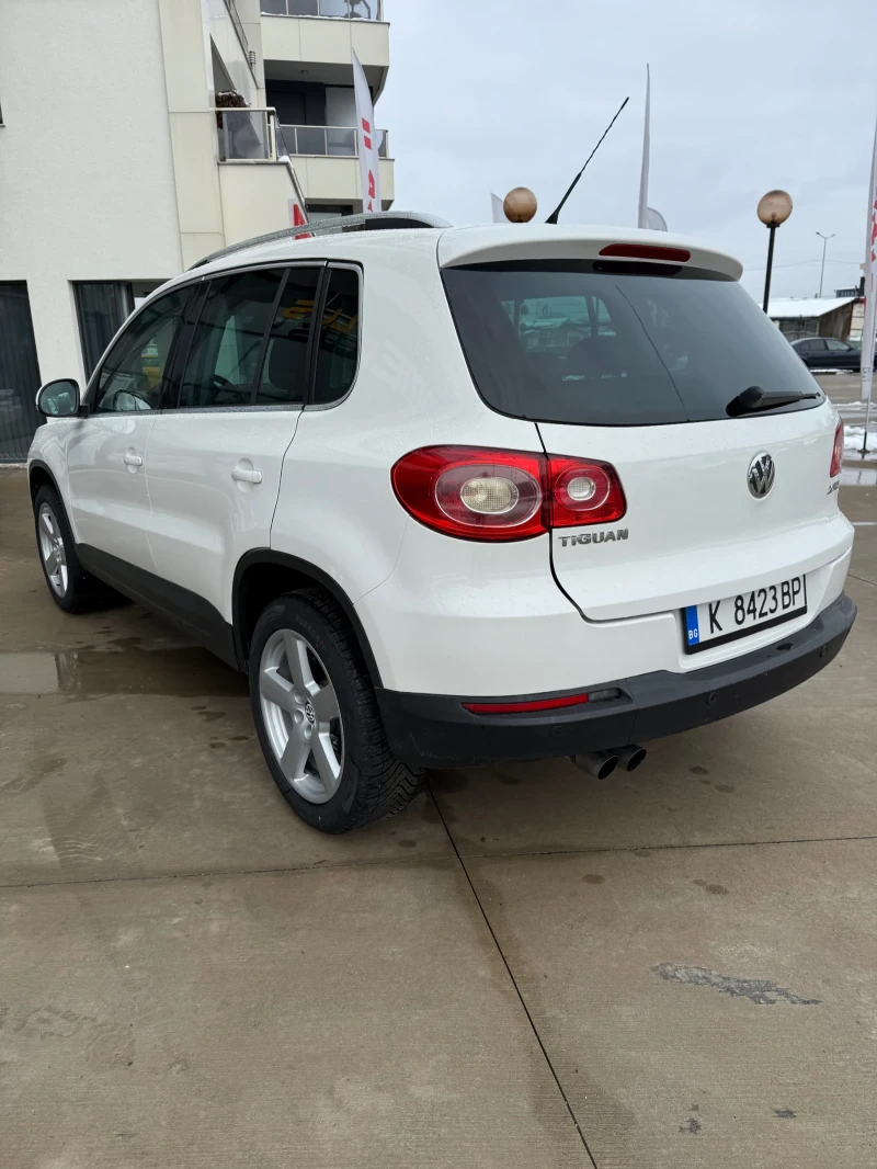 VW Tiguan Обслужен/Всички Екстри, снимка 4 - Автомобили и джипове - 48703617