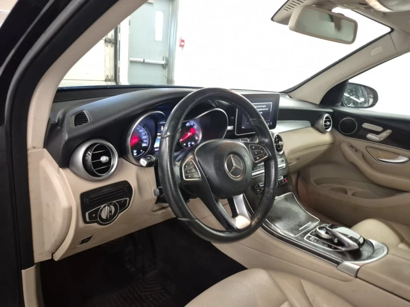 Mercedes-Benz GLC 300 2018 4MATIC * БЕЗ ПЪРВОНАЧАЛНА ВНОСКА* , снимка 9 - Автомобили и джипове - 52959080