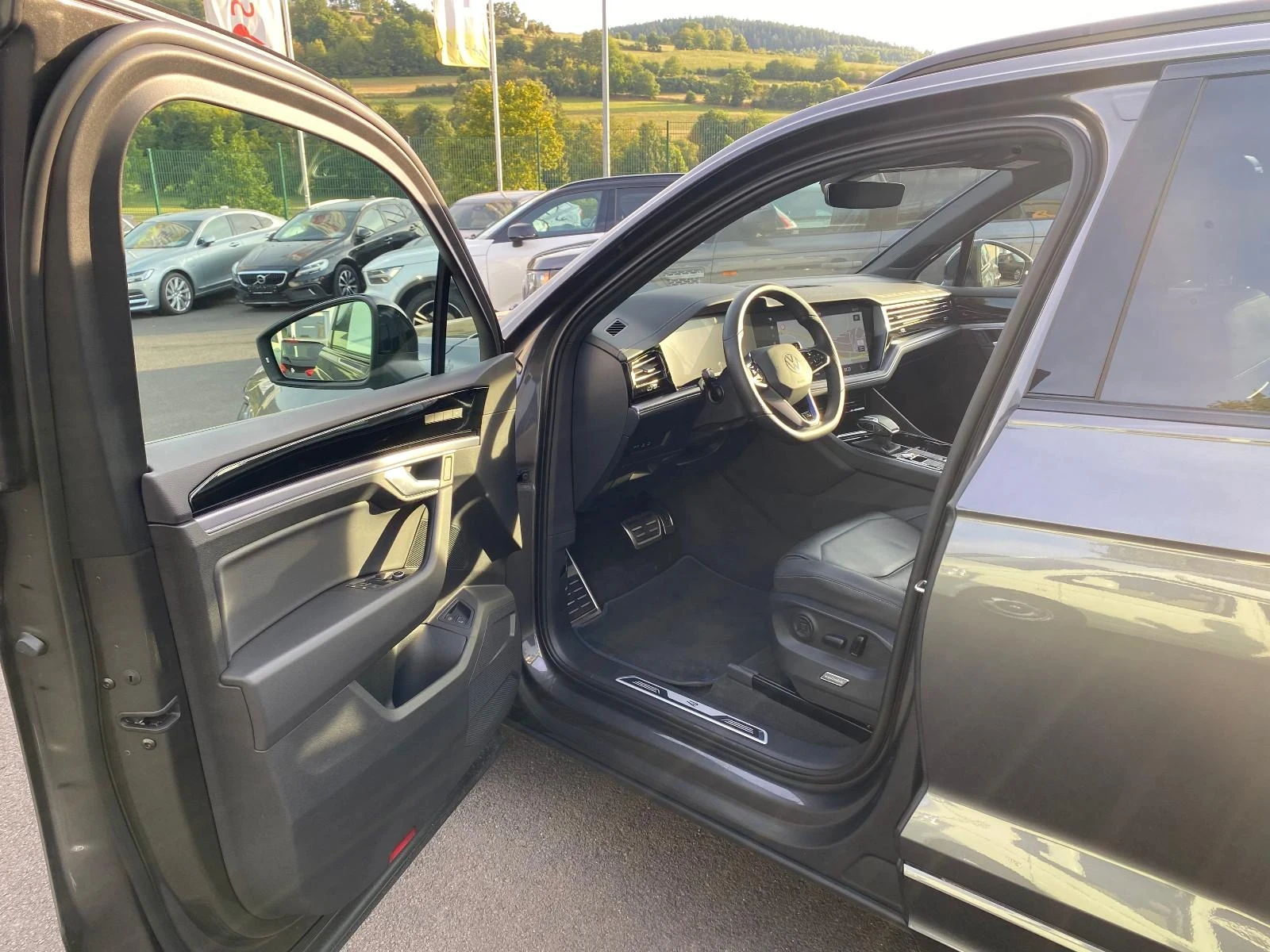 VW Touareg 3.0 R-line - изображение 7