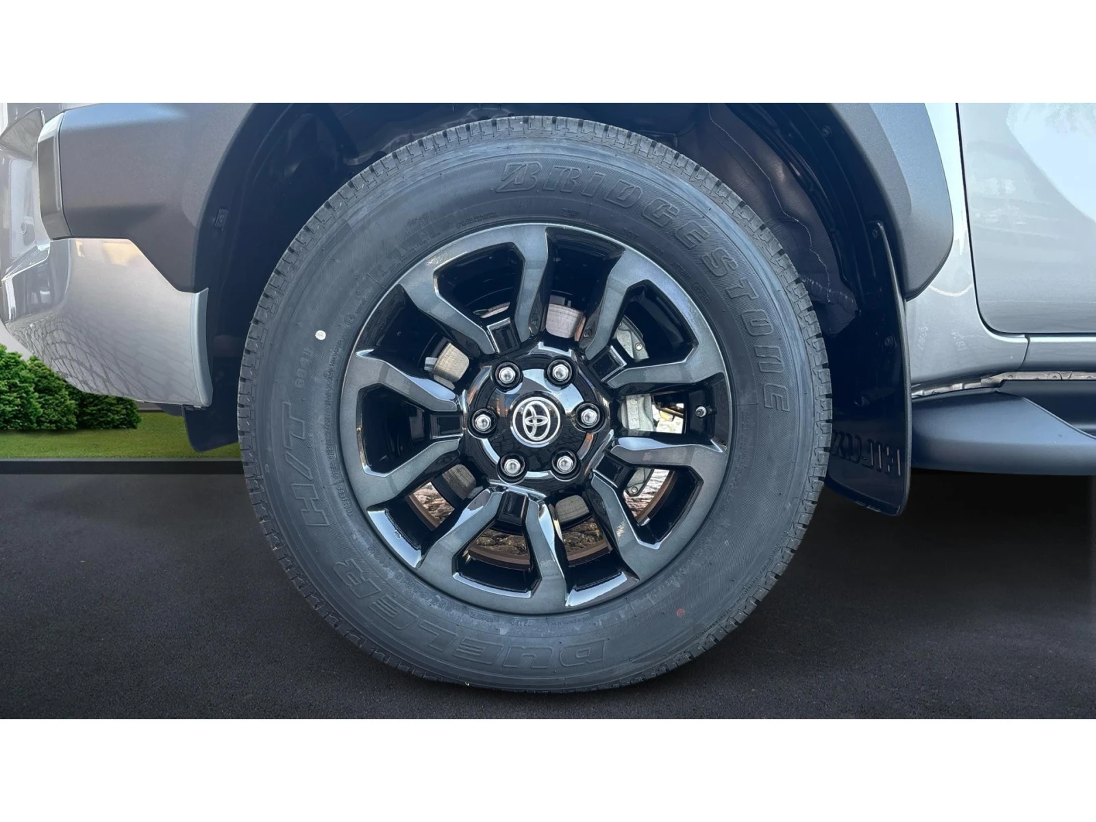 Toyota Hilux 2.8 INVINCIBLE JBL 6AT, ������� ������ �� 331   | Mobile.bg � ����������� 16