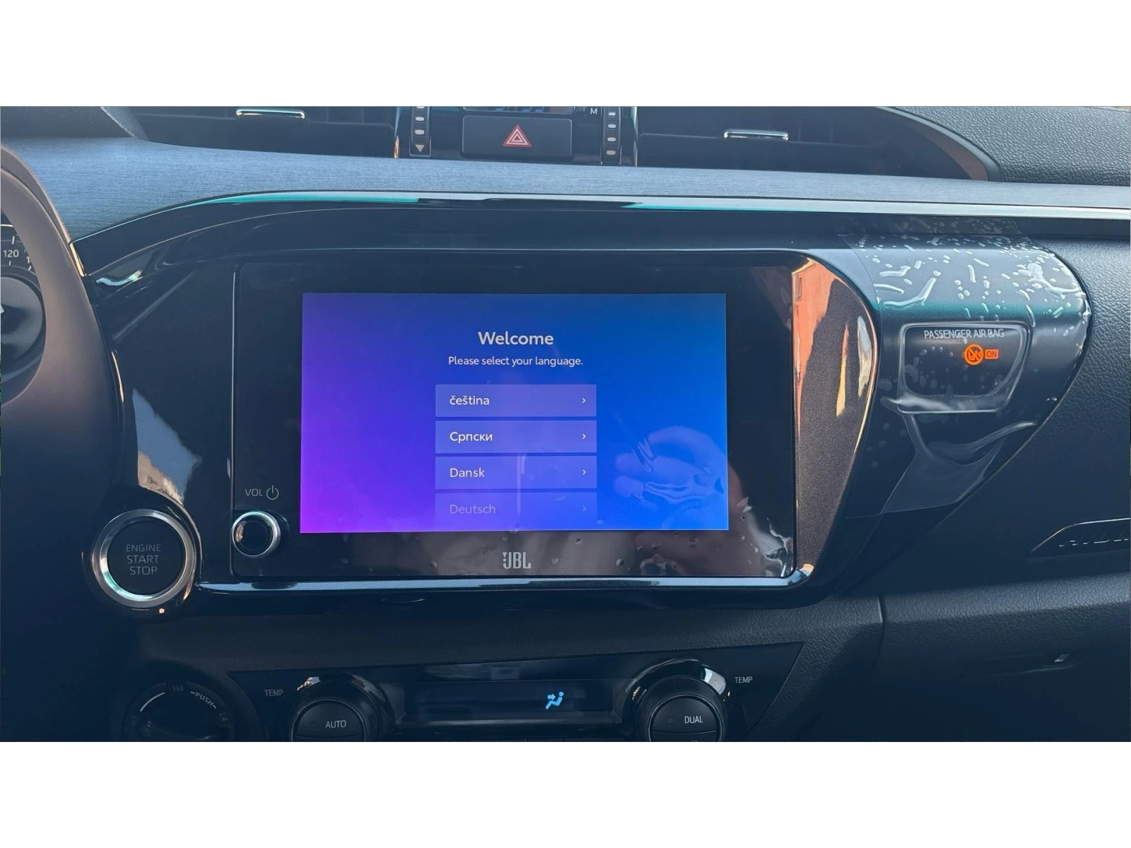 Toyota Hilux 2.8 INVINCIBLE JBL 6AT, ������� ������ �� 331   | Mobile.bg � ����������� 15