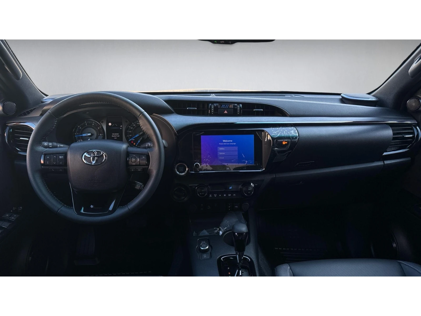 Toyota Hilux 2.8 INVINCIBLE JBL 6AT, ������� ������ �� 331   | Mobile.bg � ����������� 8