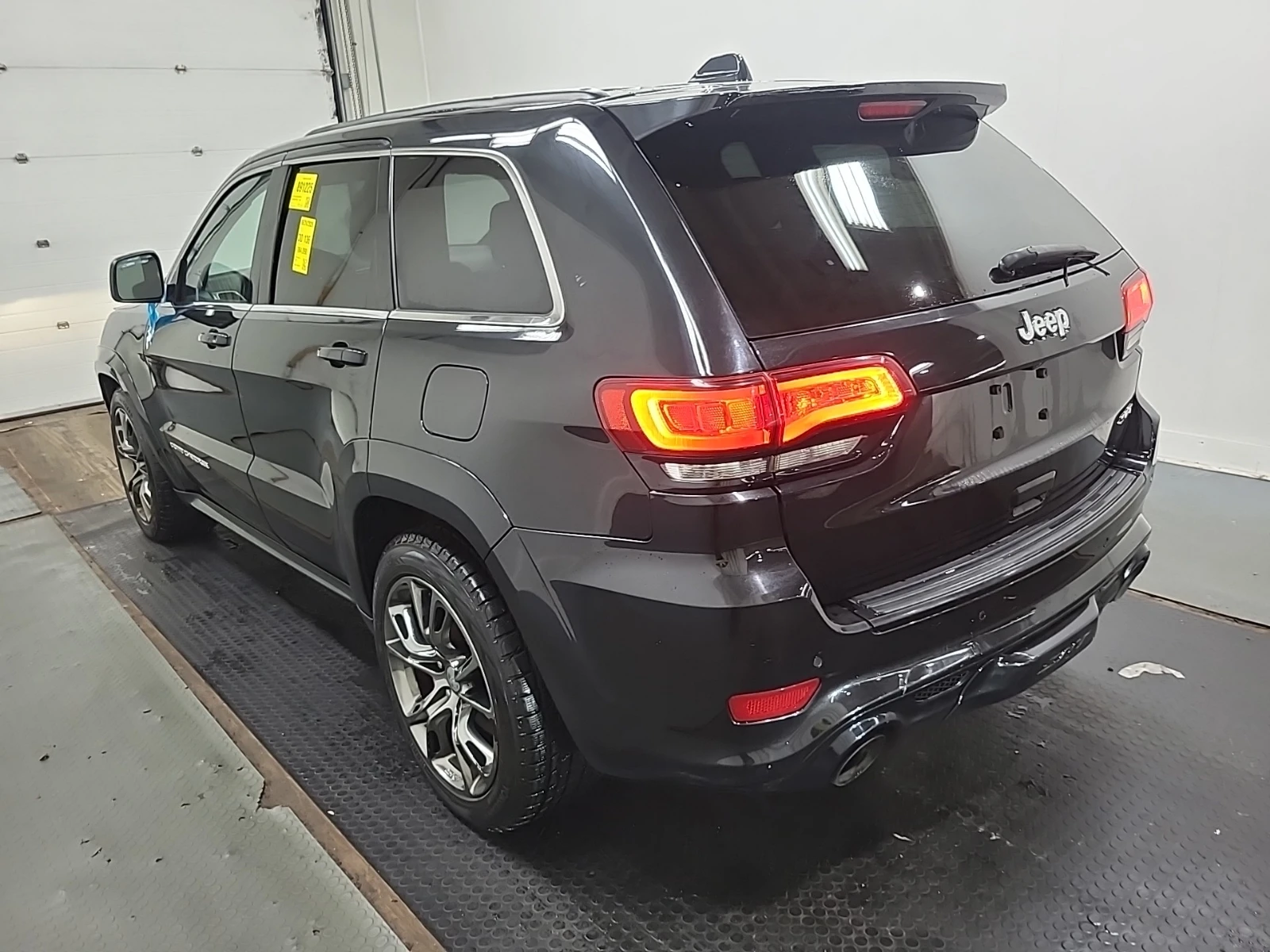Jeep Grand cherokee SRT/6.4/AWD/CARFAX/АВТО КРЕДИТ, снимка 4 - Автомобили и джипове - 54976870