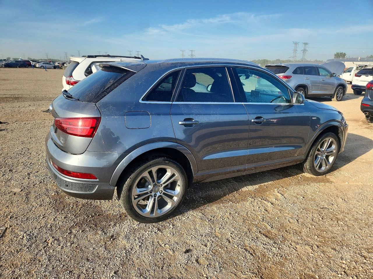 Audi Q3 2.0l Prestige, снимка 3 - Автомобили и джипове - 56086173