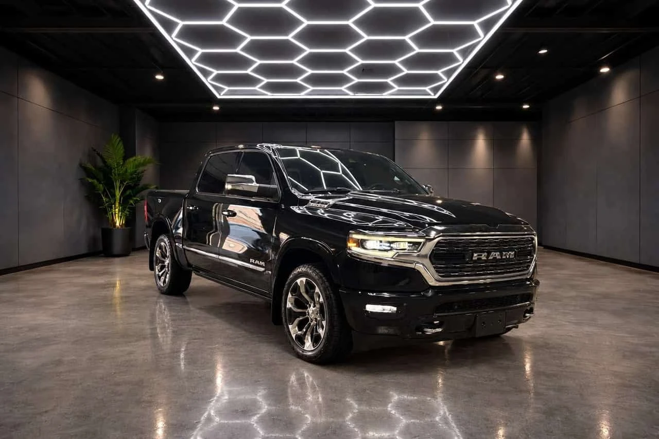 Dodge RAM 1500 * Limited 4x4 Crew Cab 5'7 Box * CARFAX * 