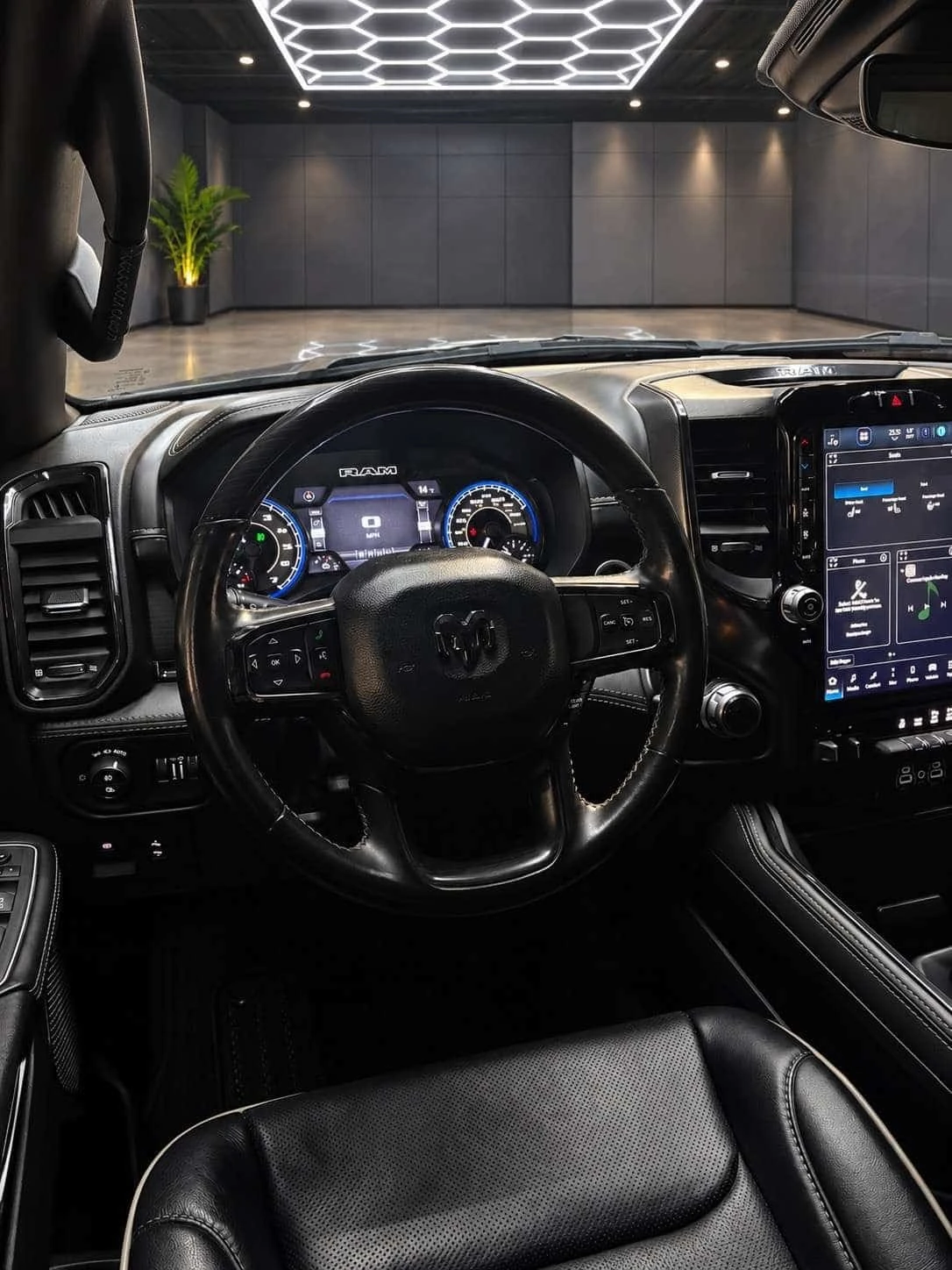 Dodge RAM 1500 * Limited 4x4 Crew Cab 5'7 Box * CARFAX *  | Mobile.bg � ����������� 6