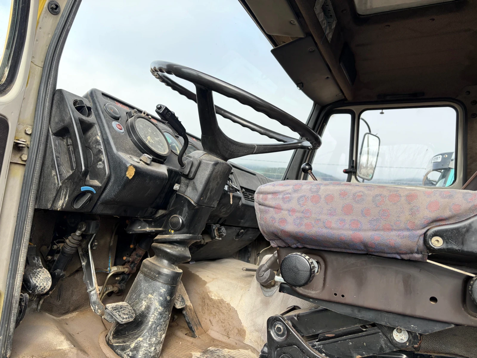 Mercedes-Benz 2224 Самосвал + кран Fassi 100 - изображение 2