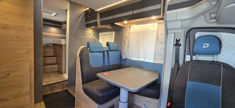 Кемпер Dethleffs 7055EB Automatic , снимка 9 - Каравани и кемпери - 51432083