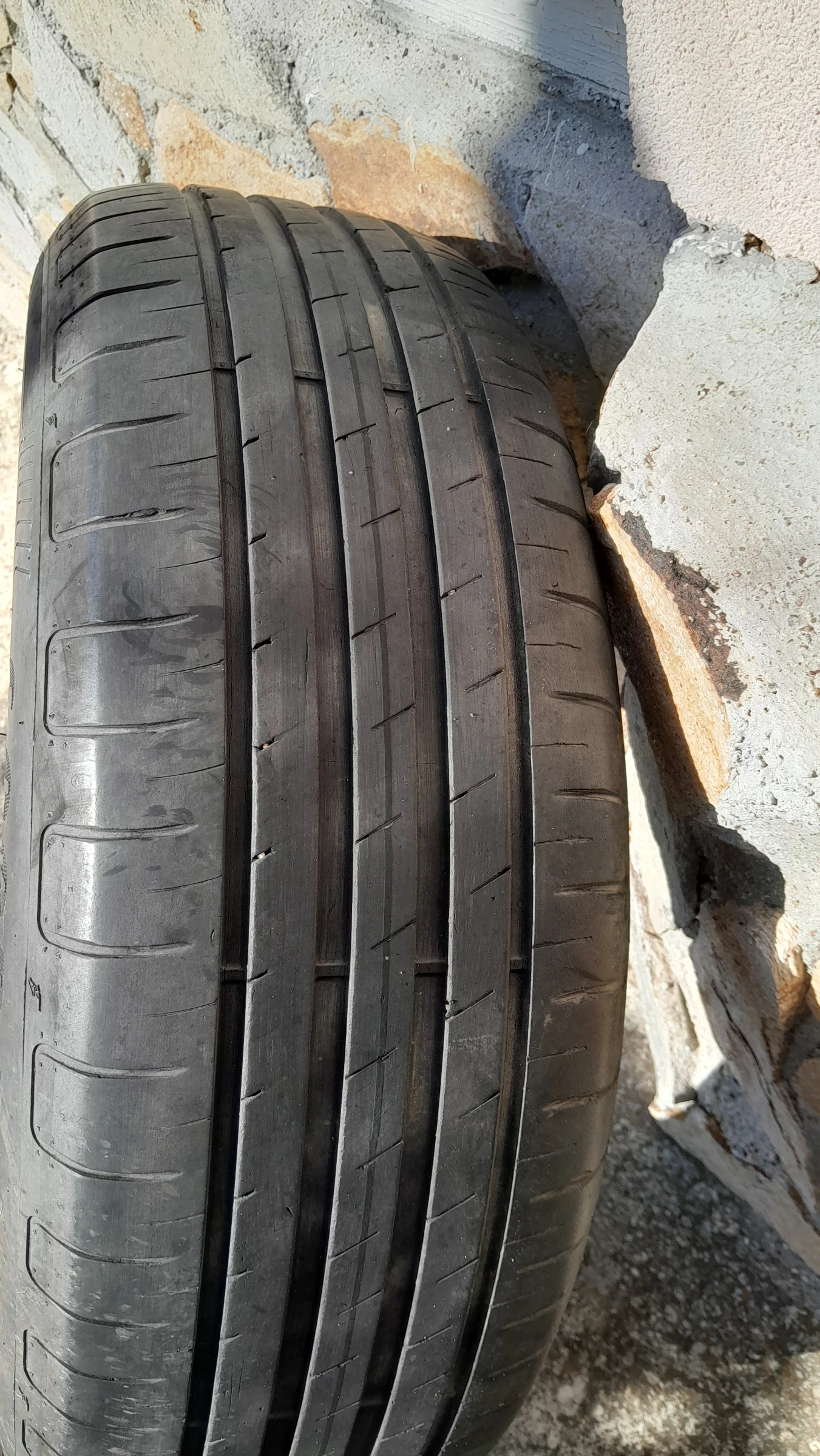 Гуми Летни 215/65R17, снимка 3 - Гуми и джанти - 55873803
