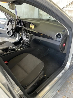 Mercedes-Benz C 200, снимка 16