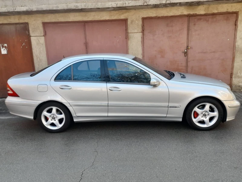 Mercedes-Benz C 200 Компресор, Авангард, снимка 4 - Автомобили и джипове - 48748813