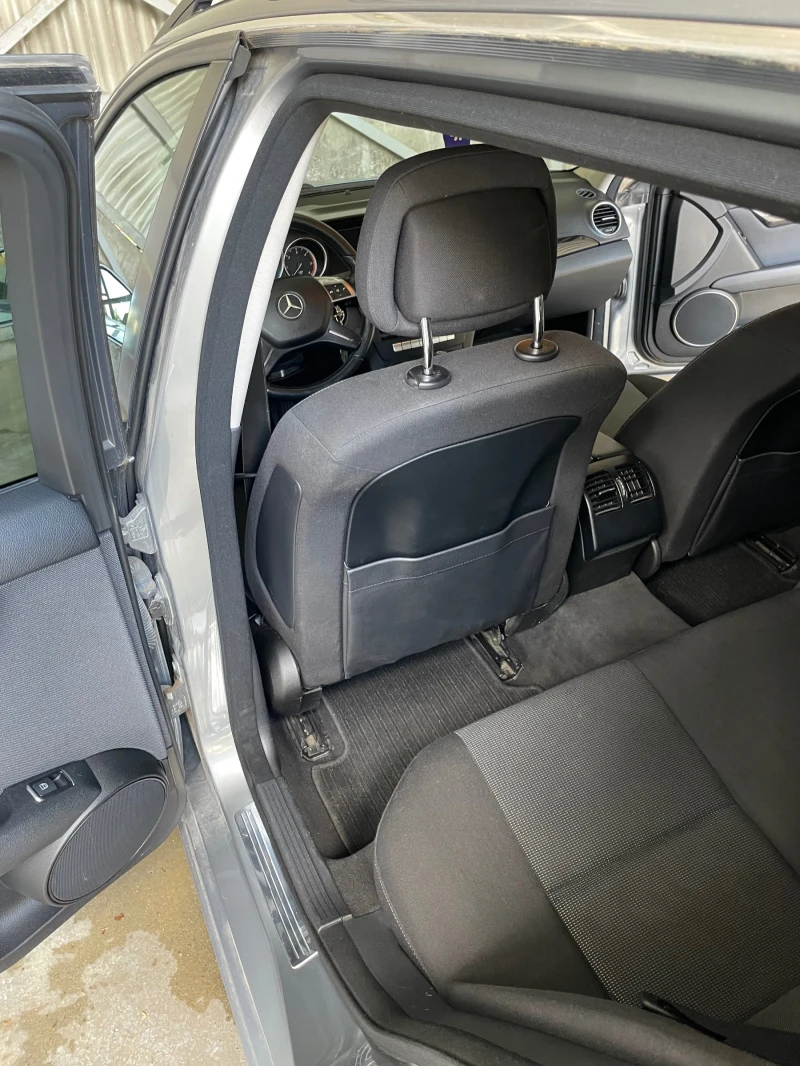 Mercedes-Benz C 200, снимка 14 - Автомобили и джипове - 52325195
