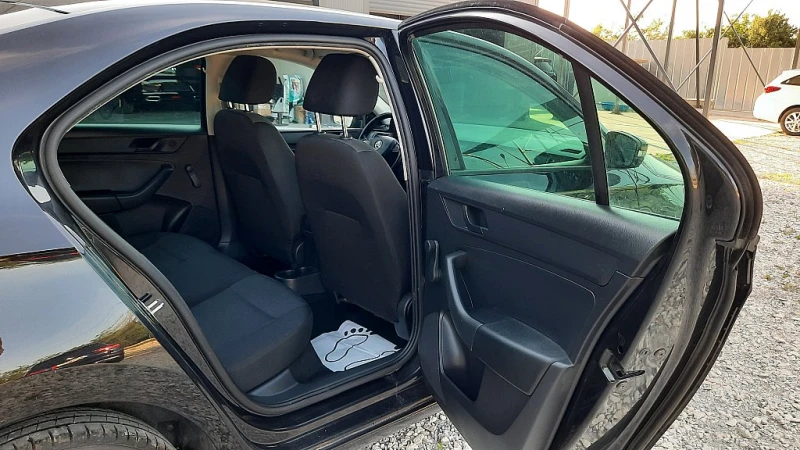 Skoda Rapid 1.2* * * ТОП СЪСТОЯНИЕ, снимка 11 - Автомобили и джипове - 52624474