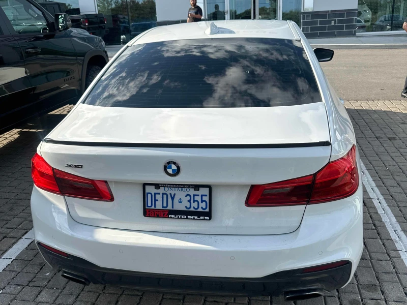 BMW 530 M-pkg* Harman/Kardon* Подгрев* Обдух* Пано, снимка 3 - Автомобили и джипове - 52317636