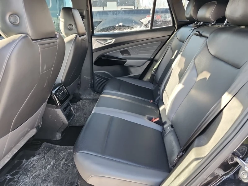 VW ID.4  PRO S * PANO* Heated &Cooled Seats, снимка 13 - Автомобили и джипове - 53468511