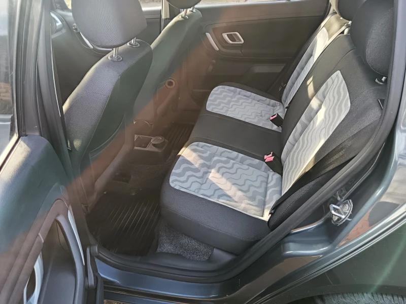 Skoda Fabia 1.2 HTP, снимка 8 - Автомобили и джипове - 53488432