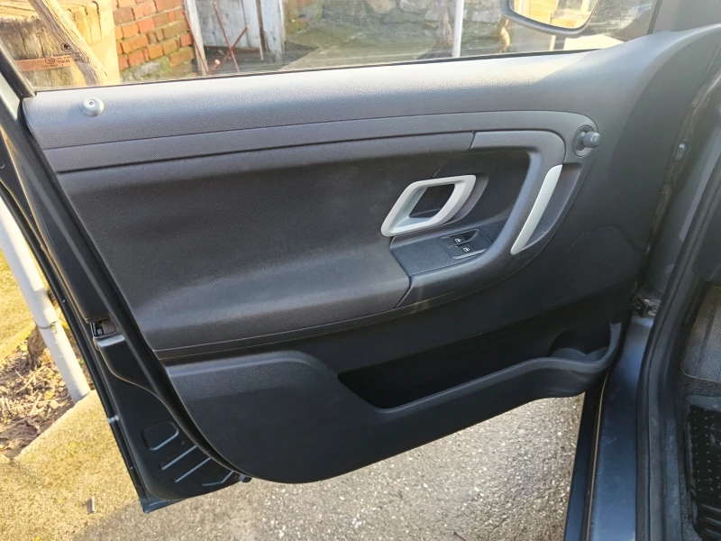 Skoda Fabia 1.2 HTP, снимка 7 - Автомобили и джипове - 53488432