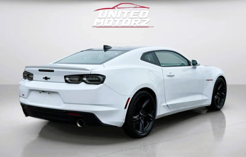 Chevrolet Camaro 1LT RS Pkg. 275 hp~SAFETY CERTIFIED~25 Service Rec, снимка 4 - Автомобили и джипове - 53588379