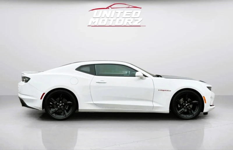 Chevrolet Camaro 1LT RS Pkg. 275 hp~SAFETY CERTIFIED~25 Service Rec, снимка 6 - Автомобили и джипове - 53588379
