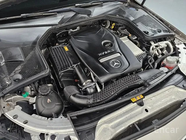 Mercedes-Benz C 300 E 4MATIC, снимка 3 - Автомобили и джипове - 55681939
