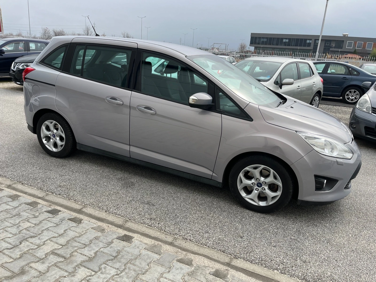 Ford C-max  7 места Grand - изображение 4